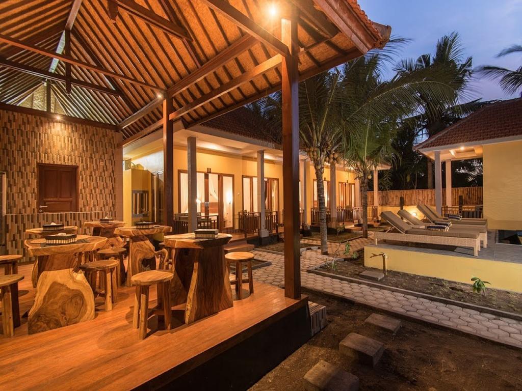 Yellow Bridge Guest House Нуса-Лембонган Екстер'єр фото
